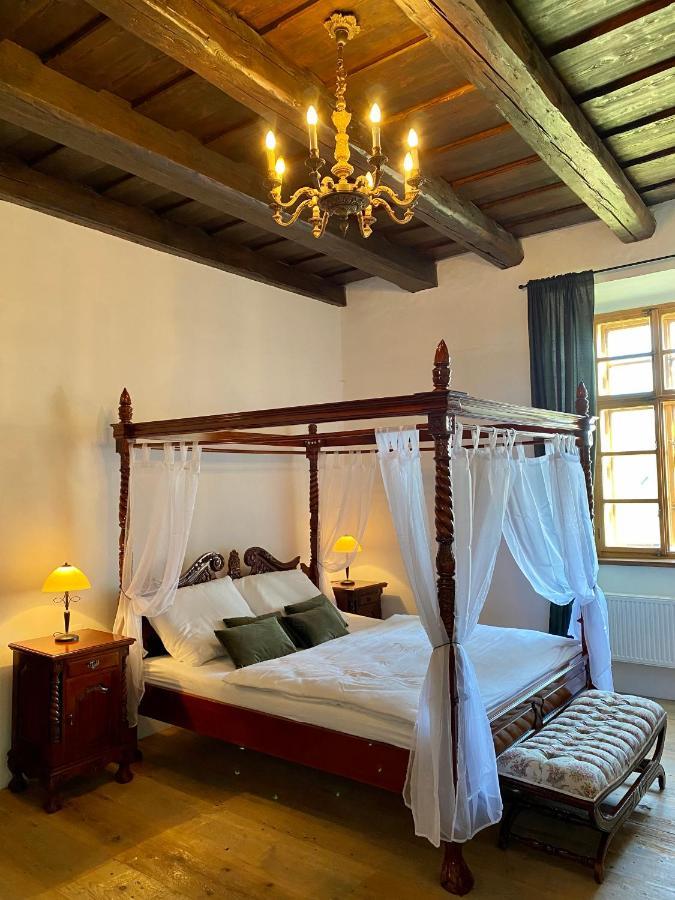Zamek Kolstejn - Hotel Chateau Goldenstein Branná Exteriör bild