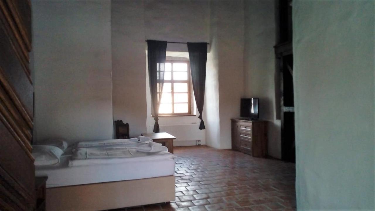 Zamek Kolstejn - Hotel Chateau Goldenstein Branná Exteriör bild
